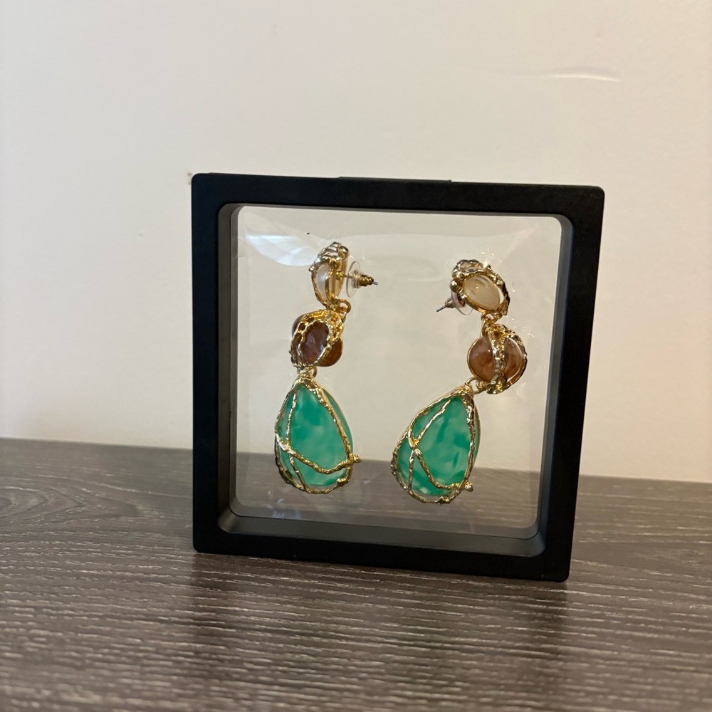 Commense Green Teardrop Gold-Tone Drop Earrings | Item 0350